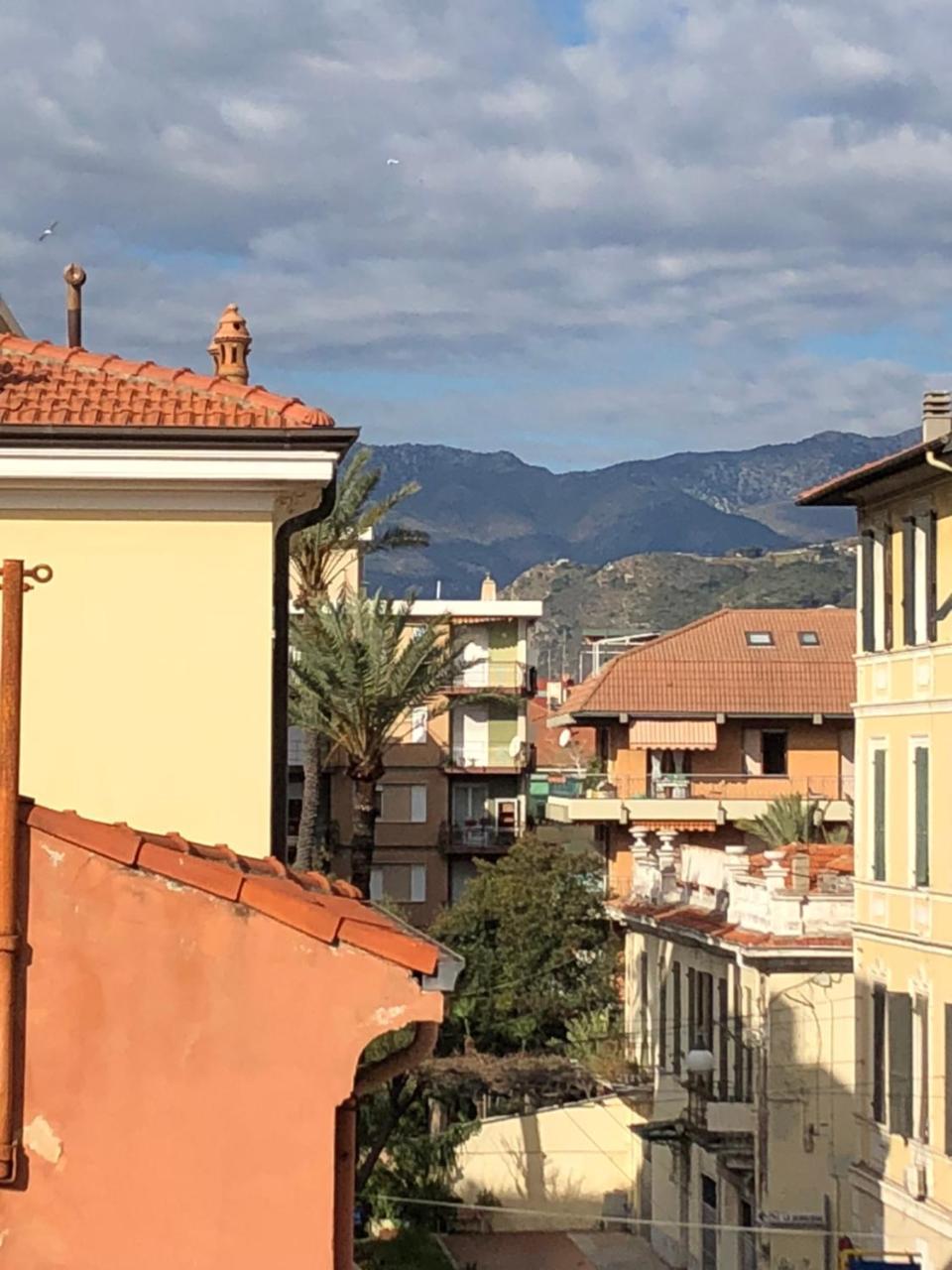 B&B Borgo Marina Бордигера Экстерьер фото